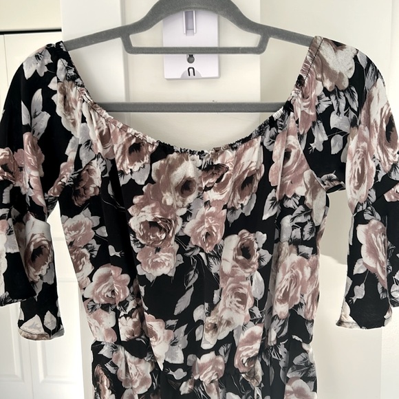 Floral Romper - Picture 3 of 4